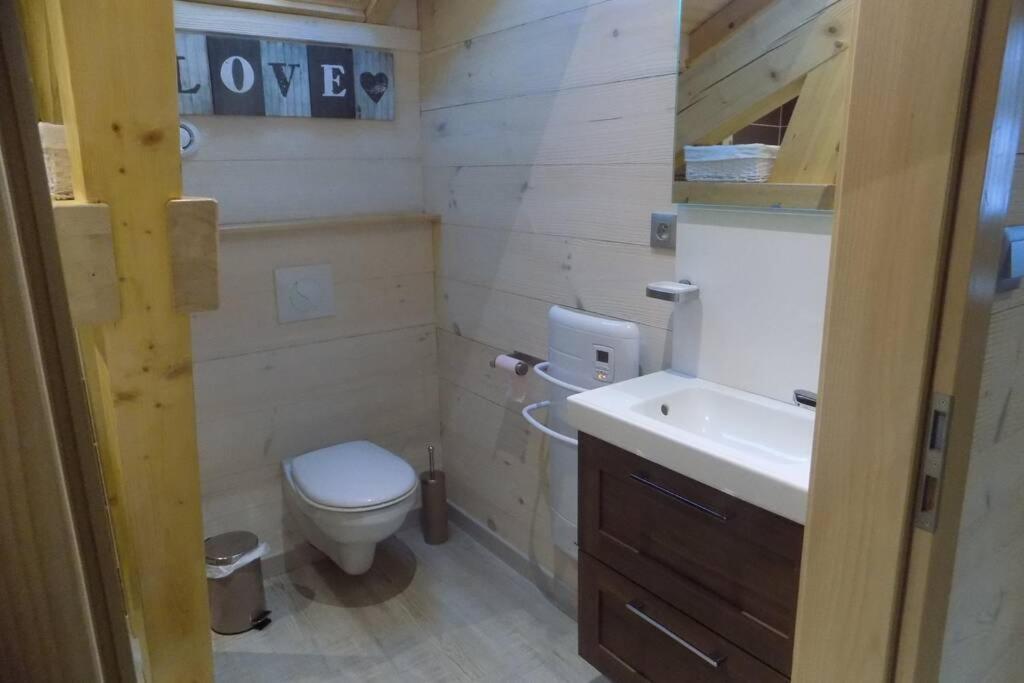 Chalet Des Charbonniers Avec Etang Saint-Maurice-sur-Moselle Luaran gambar